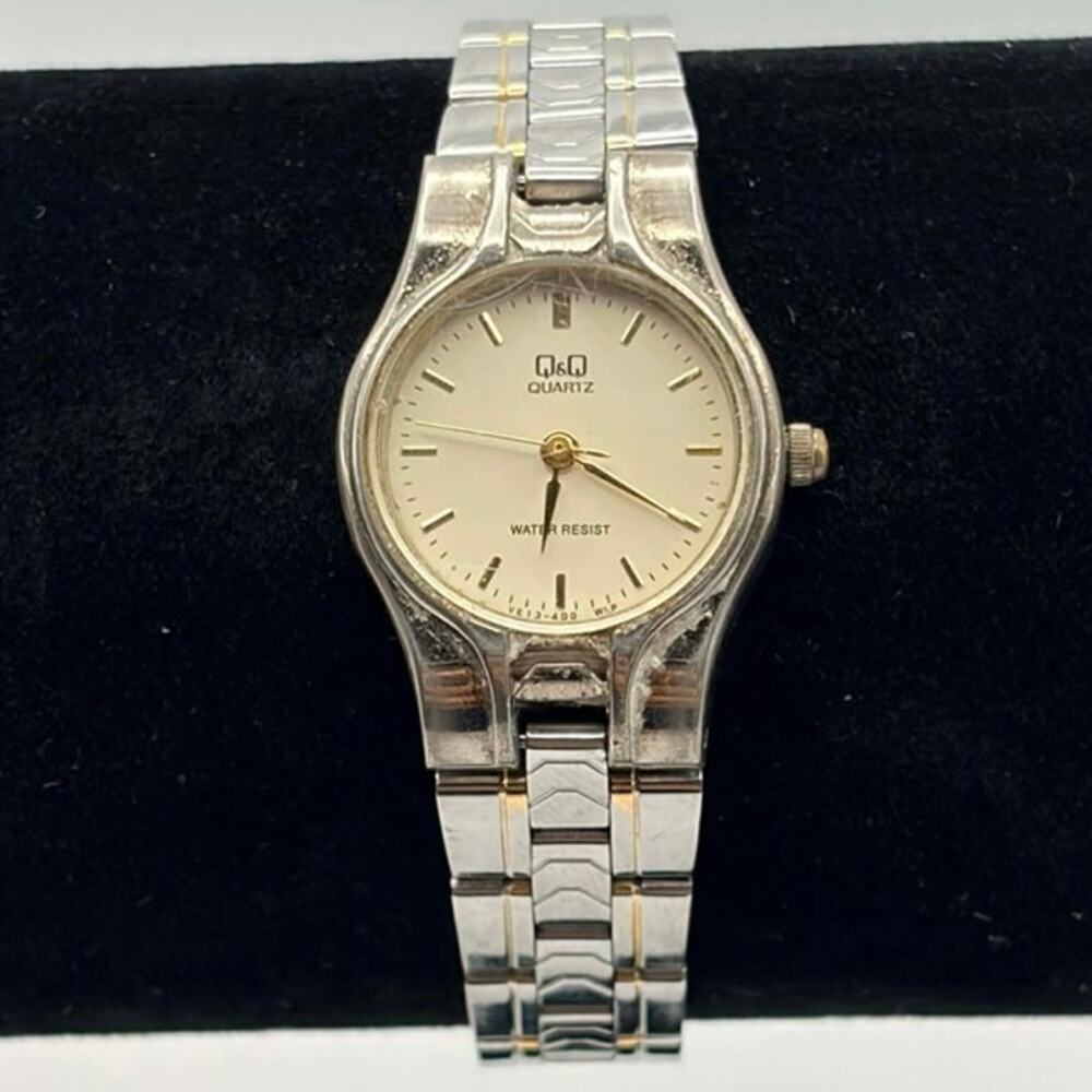 Vintage Silver Q&Q Watch